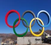 北京雕塑：不銹鋼和玻璃鋼再雕塑應(yīng)用各自特點和不同